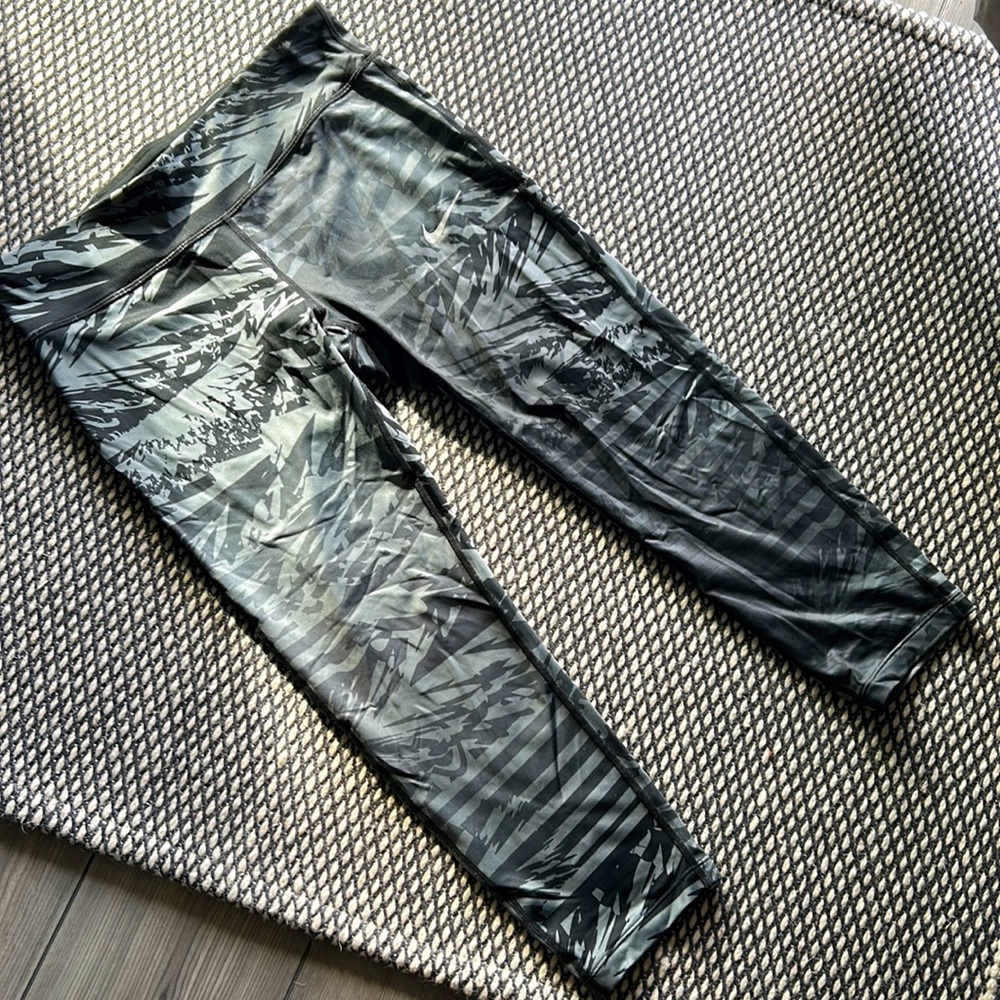 Nike Capri workout pants